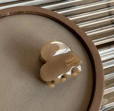 Exquisite Simple Hair Claw Creative Love Heart Shape Acetic Acid Hair Clips Korean Style Women Girls Claw Clips Hair Accessories