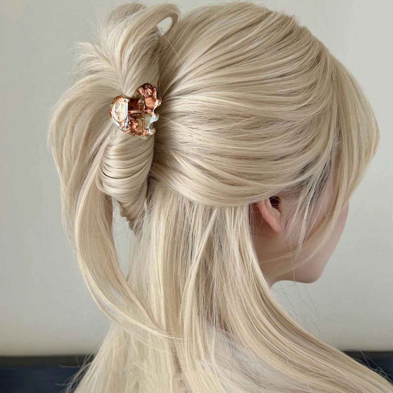 Exquisite Simple Hair Claw Creative Love Heart Shape Acetic Acid Hair Clips Korean Style Women Girls Claw Clips Hair Accessories