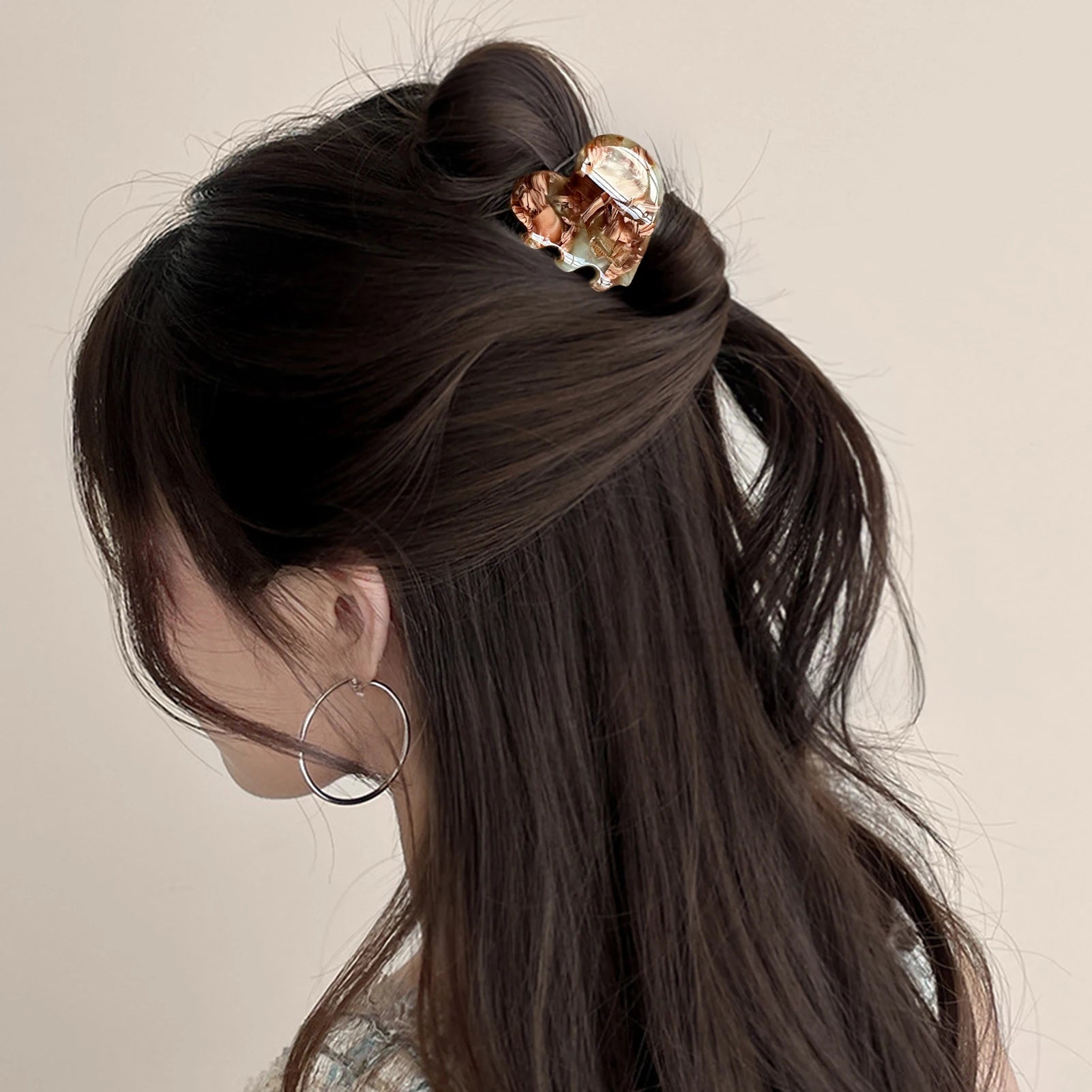 Exquisite Simple Hair Claw Creative Love Heart Shape Acetic Acid Hair Clips Korean Style Women Girls Claw Clips Hair Accessories