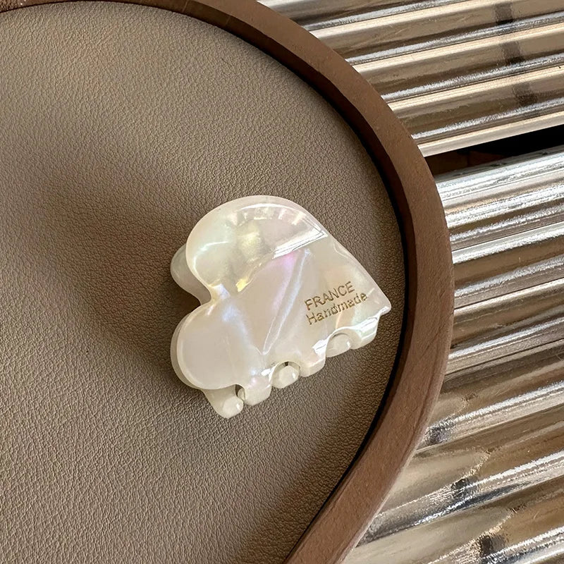 Exquisite Simple Hair Claw Creative Love Heart Shape Acetic Acid Hair Clips Korean Style Women Girls Claw Clips Hair Accessories